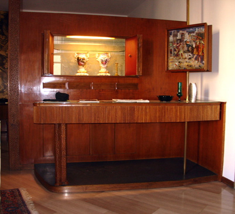 Osvaldo borsani: Mobile Bar Vintage Double sided grande in legno del XX Secolo Anni 50, Opera originale e disponibile - Robertaebasta® Art Gallery opere d’arte esclusive.